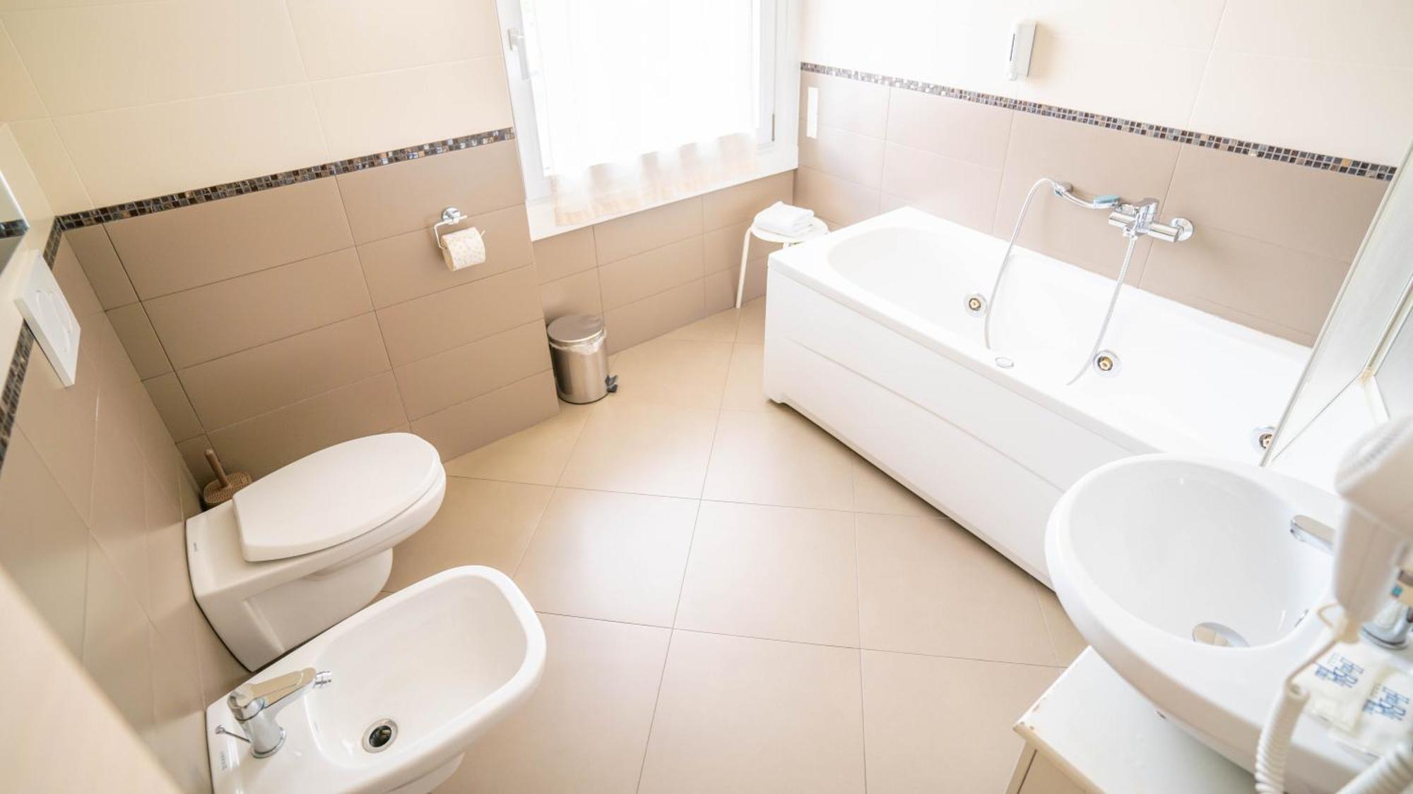 Hotel Bella Peschiera Peschiera del Garda Ngoại thất bức ảnh